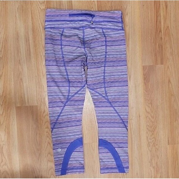 LULULEMON Athletica Run Inspire Space Dyed Twist Iris Flower Crop Capri Size 6 - Picture 4 of 12